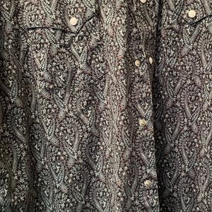 Shades of blue paisley print with snaps